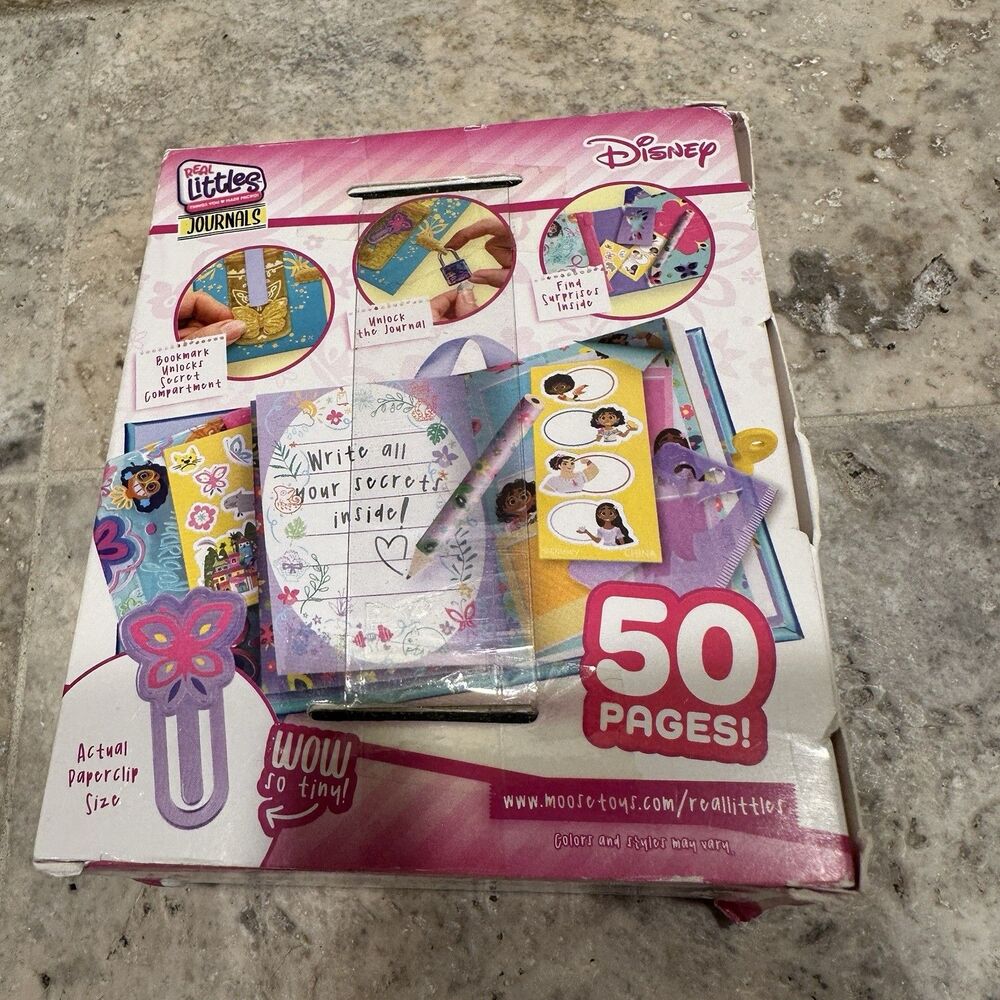 Real Littles Disney ENCANTO Mini journal with surprises NEW 50 Pages Clip Pen - Picture 3 of 6